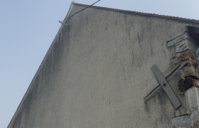 Nettoyage d’un pignon par produit professionnel avec rinçage et hydrofuge incolore à Epiry 58800 