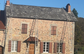 Application d’une résine colorée spéciale toiture sur tuiles éternite sur la commune de d’Epiry 58800 