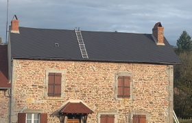 Application d’une résine colorée spéciale toiture sur tuiles éternite sur la commune de d’Epiry 58800 